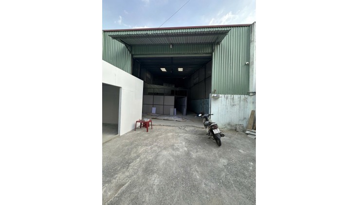 BÁN GẤP  NHÀ XƯỞNG  QUỐC LỘ 22  - DÒNG TIỀN - ĐƯỜNG CONTAINER - 1 CĂN RA MẶT TIỀN QL22 - 175M2 - NGANG MẶT TIỀN HƠN 10M - CHỈ 6 TỶ.